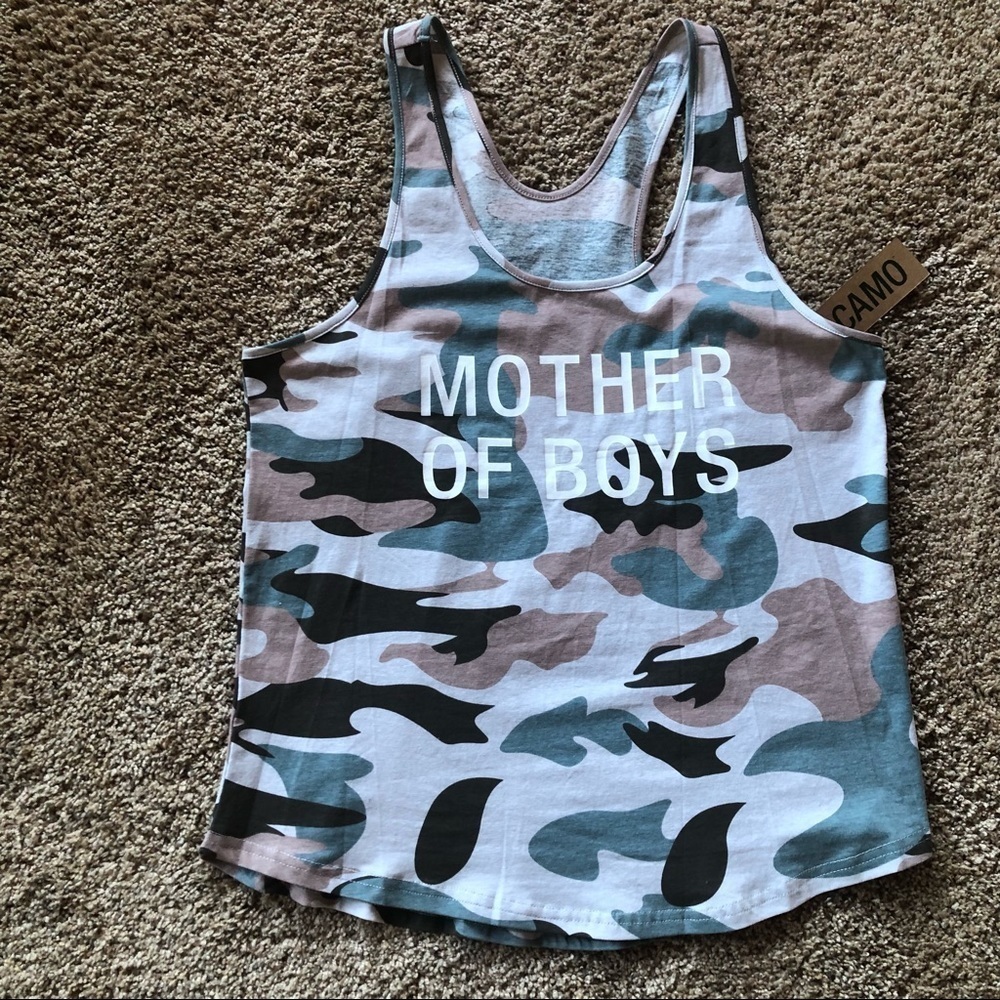 CAMO/ NWT/ slogan racer back tee/ M/ woman’s
